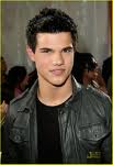 taylor-lautner-demi-lovato-2009-kids-choice-awards-10