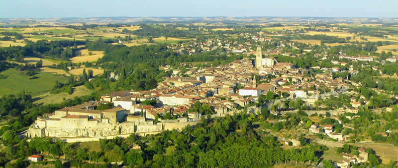 http://www.villalahire.com/bitmaps/images_region/lectoure/lectoure.jpg