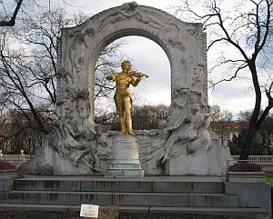 plik:johann strauss denkmal.jpg