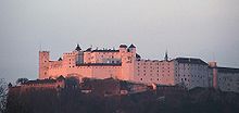 http://upload.wikimedia.org/wikipedia/commons/thumb/c/c2/hohensalzburg12.jpg/220px-hohensalzburg12.jpg