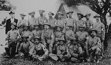 http://upload.wikimedia.org/wikipedia/commons/thumb/2/2e/gandhi_boer_war.jpg/220px-gandhi_boer_war.jpg