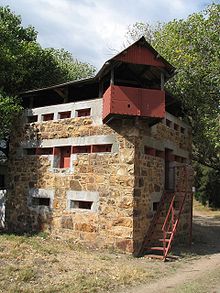 http://upload.wikimedia.org/wikipedia/commons/thumb/0/0d/boerwarblockhouse_southafrica.jpg/220px-boerwarblockhouse_southafrica.jpg