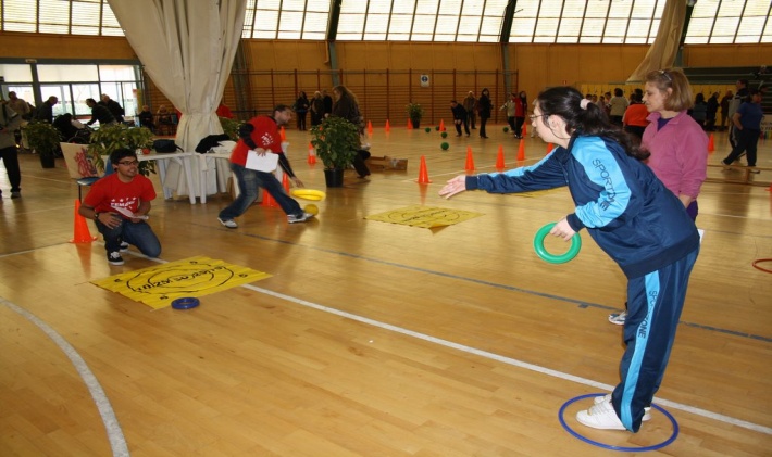 http://www.femaddi.org/noticias/2010/2010-03-12%20i%20torneo%20juegos%20y%20pruebas%20adaptadas%20femaddi-servicio%20regional%20de%20bienestar%20social%20de%20la%20comunidad%20de%20madrid/imagen.jpg